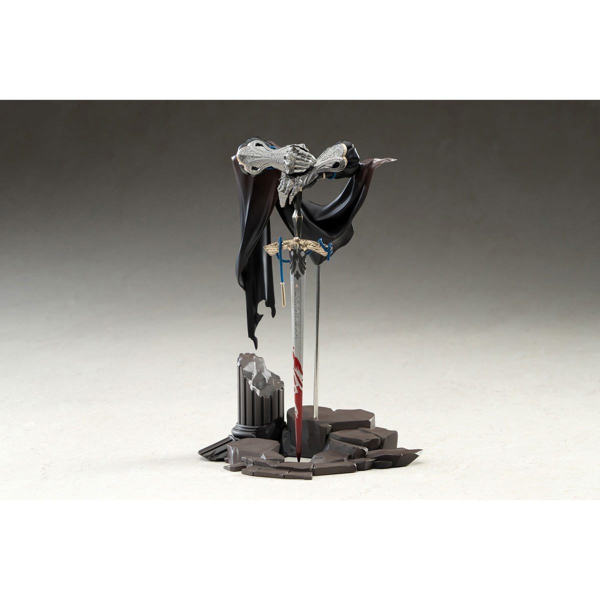 Product image Reverse: 1999 Limepie Series PVC Statue Knight 17 cm