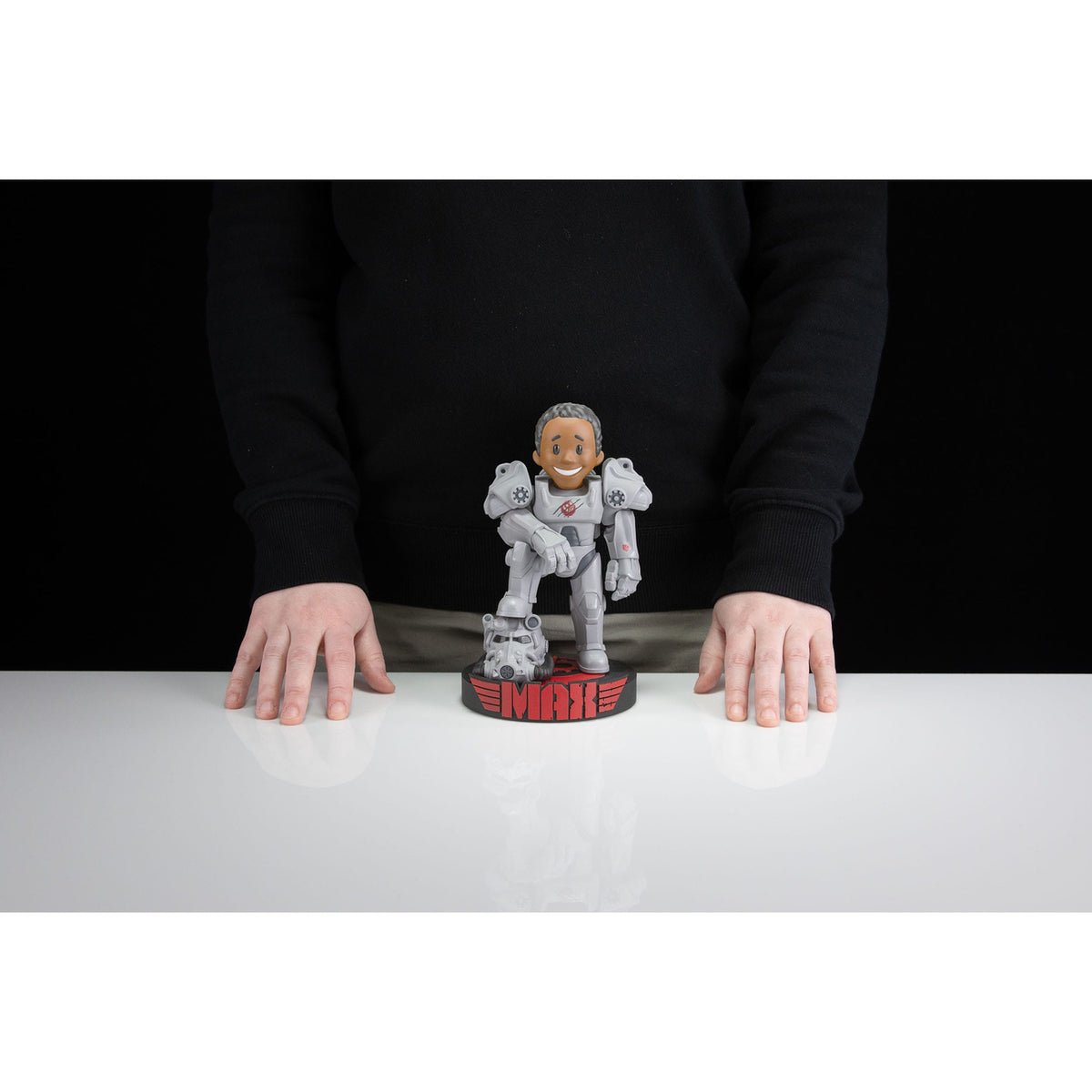 Produktbild Fallout vinylfigur Maximus 20 cm