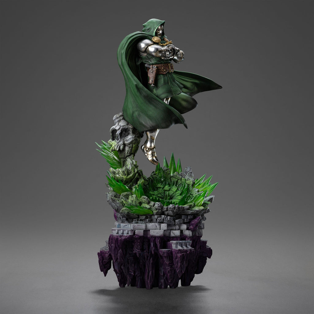 Produktbild Doctor Doom Marvel Legends Diorama Art Scale Staty