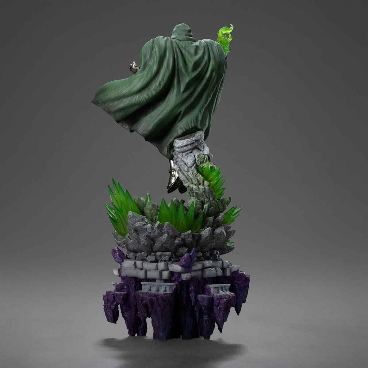 Produktbild Doctor Doom Marvel Legends Diorama Art Scale Staty