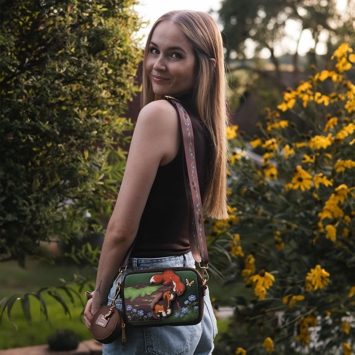 Produktbild Räv och röd hund - Tod och Vixey crossbody-väska med plånbok