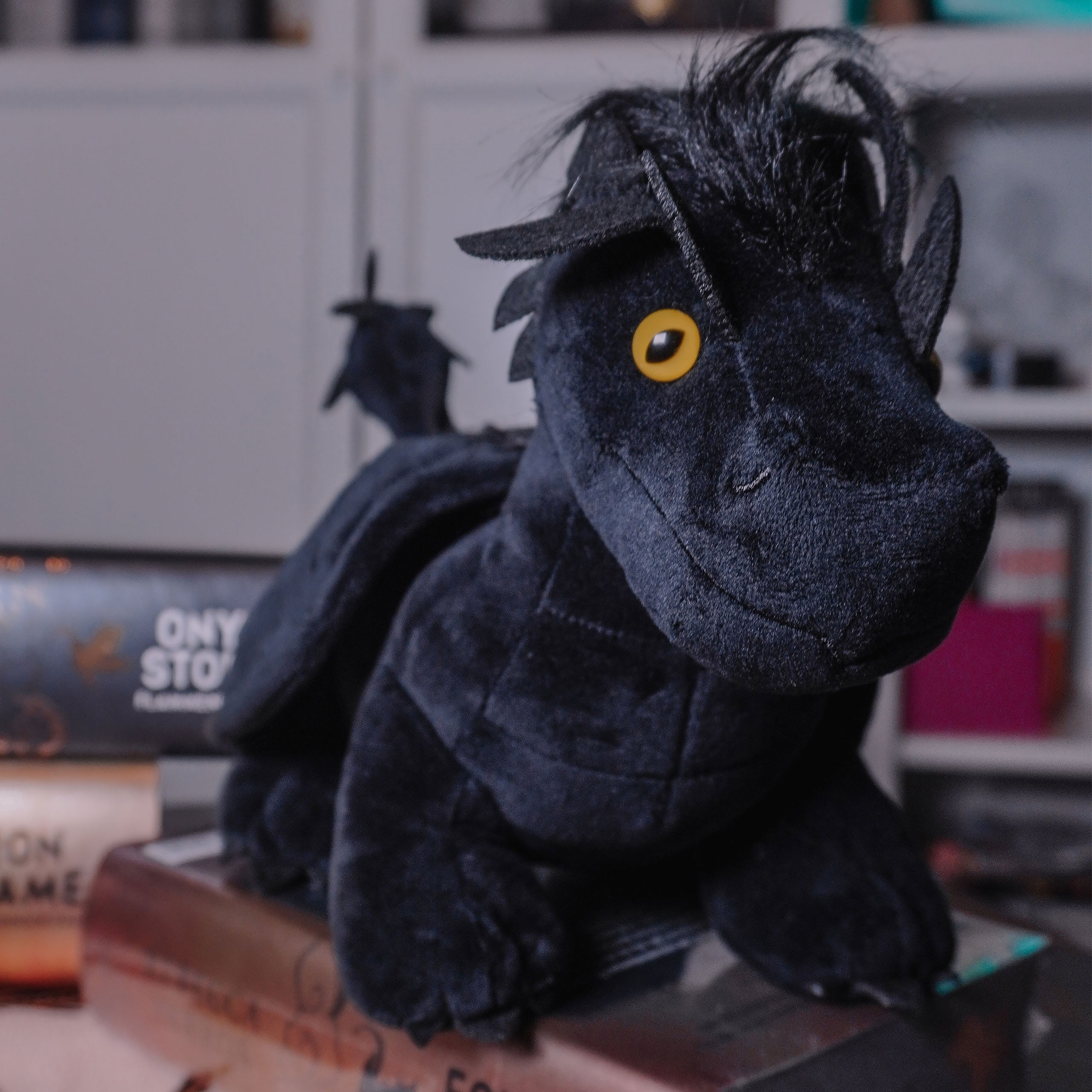Produktbild Fourth Wing - Tairn Plyschfigur
