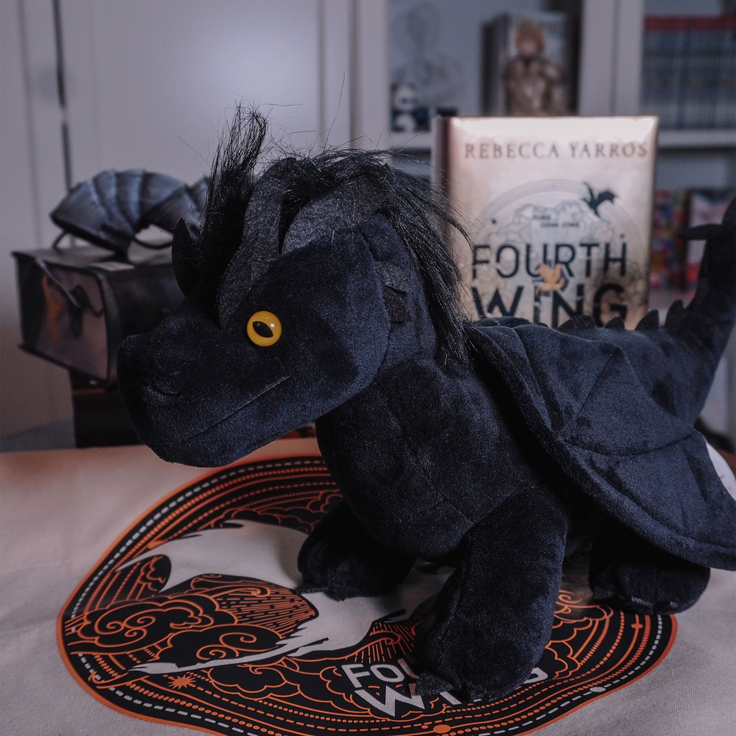 Produktbild Fourth Wing - Tairn Plyschfigur