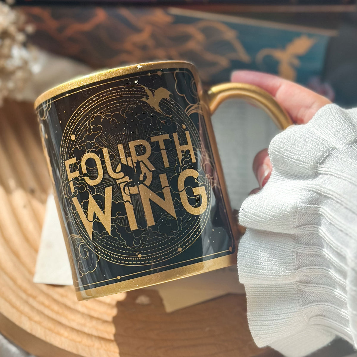 Produktbild Fourth Wing – Logomugg 320 ml