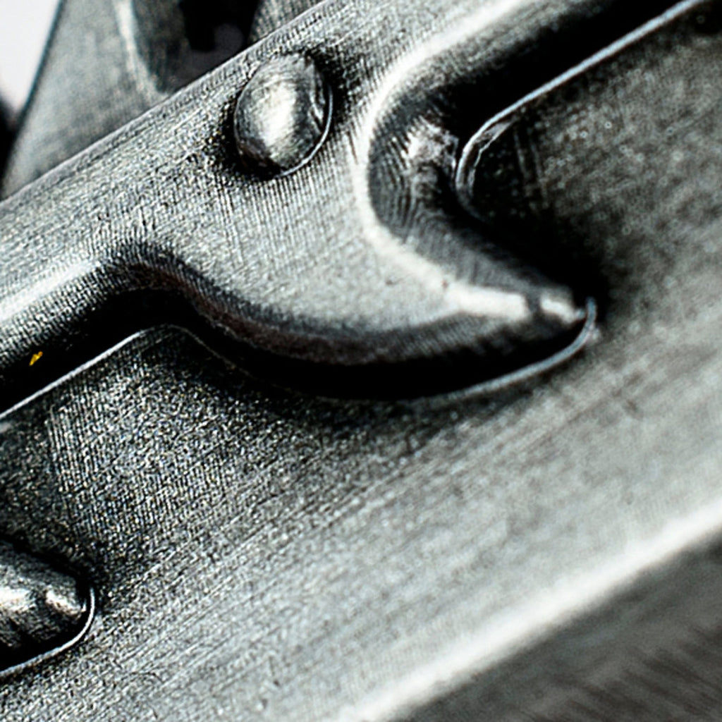 Produktbild Warhammer 40,000 Chaos Chainsword flasköppnare