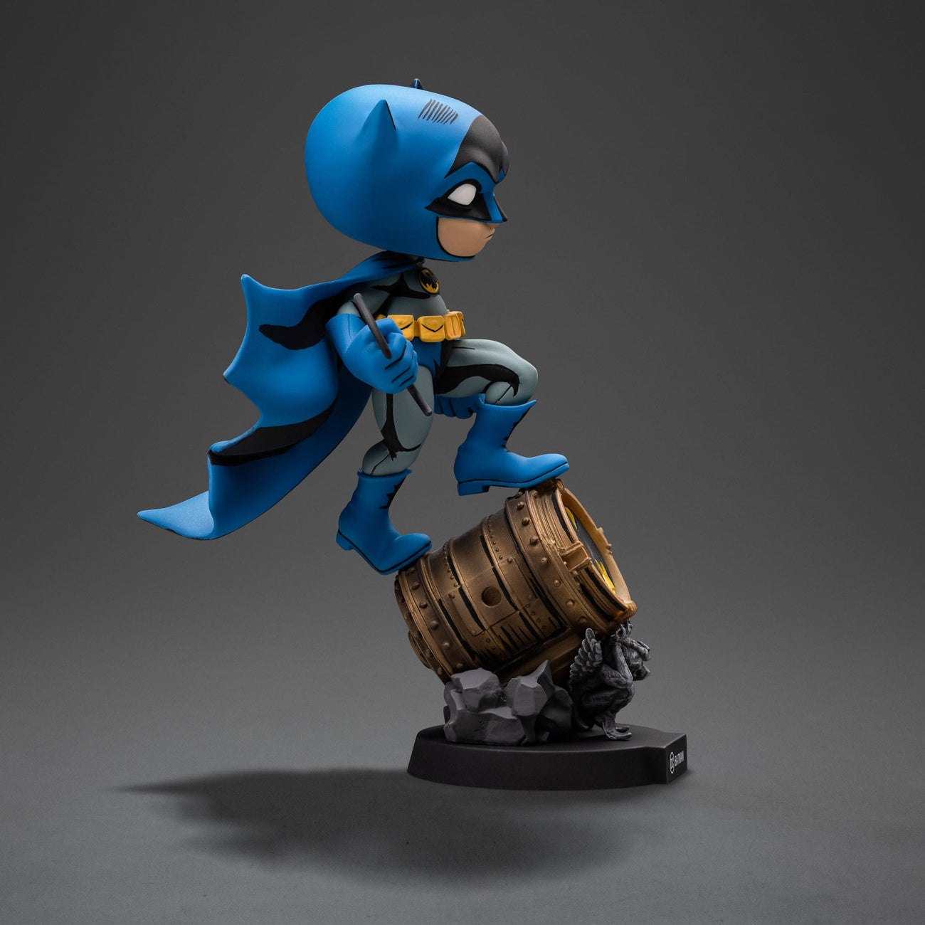 Produktbild Batman Mini Co. PVC-figur Batman on Bat-Signal (Blue Variant)