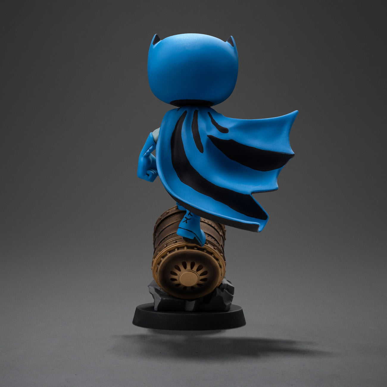 Produktbild Batman Mini Co. PVC-figur Batman on Bat-Signal (Blue Variant)