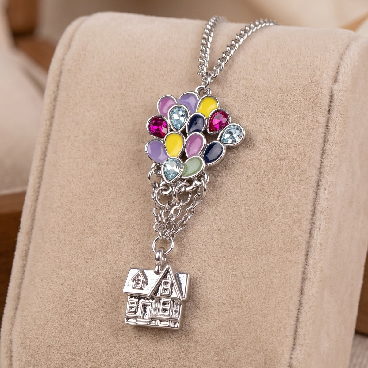 Produktbild Disney Pixar - Upp-halsband i presentask