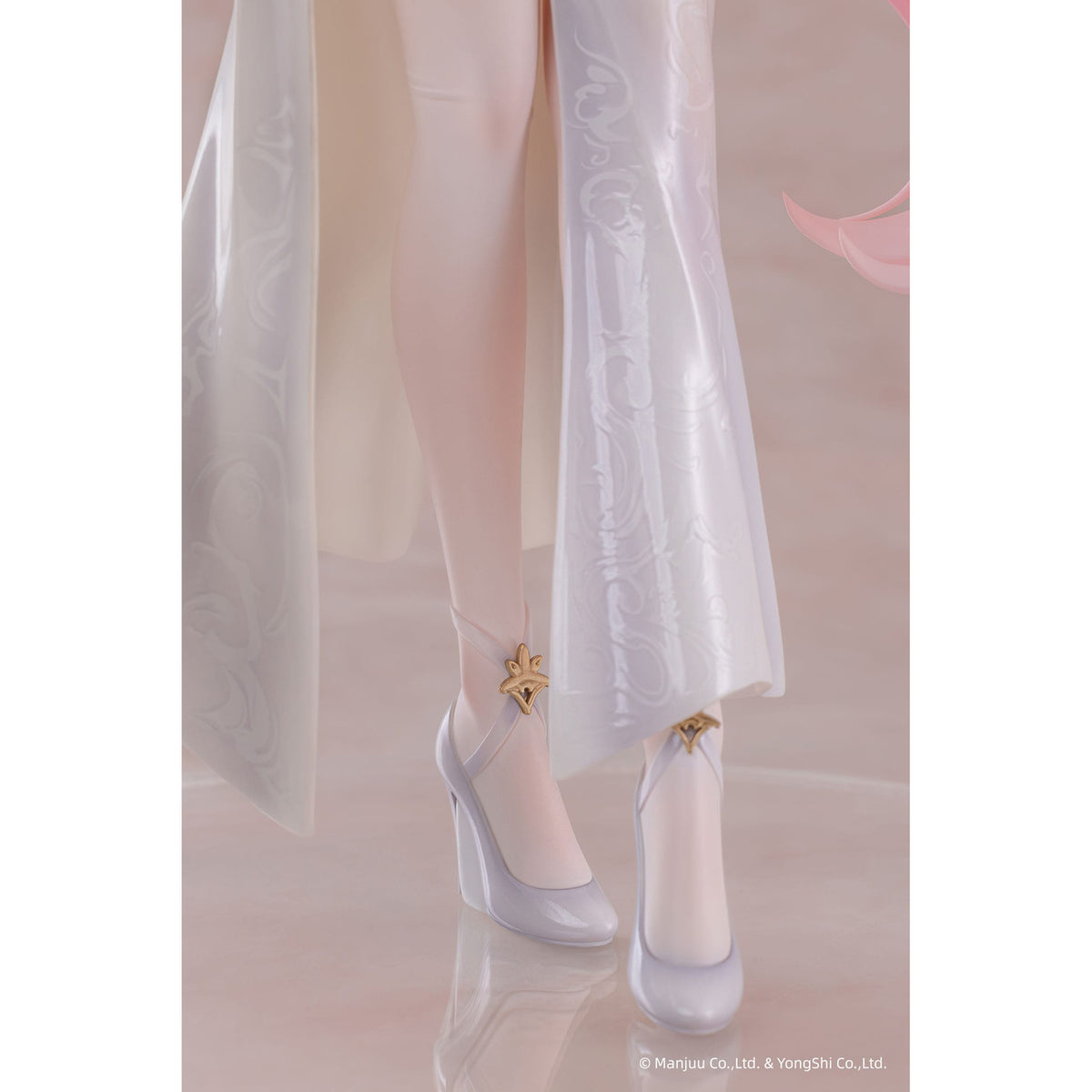 Produktbild Azur Lane PVC-staty 1/6 Theseus: New Year's White Plumage