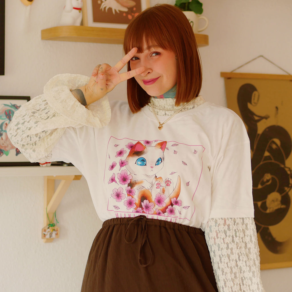 Produktbild Maomao The Cat Limited Edition T-shirt för The Apothecary Diaries-fans