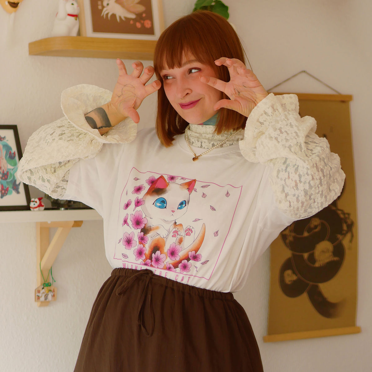 Produktbild Maomao The Cat Limited Edition T-shirt för The Apothecary Diaries-fans